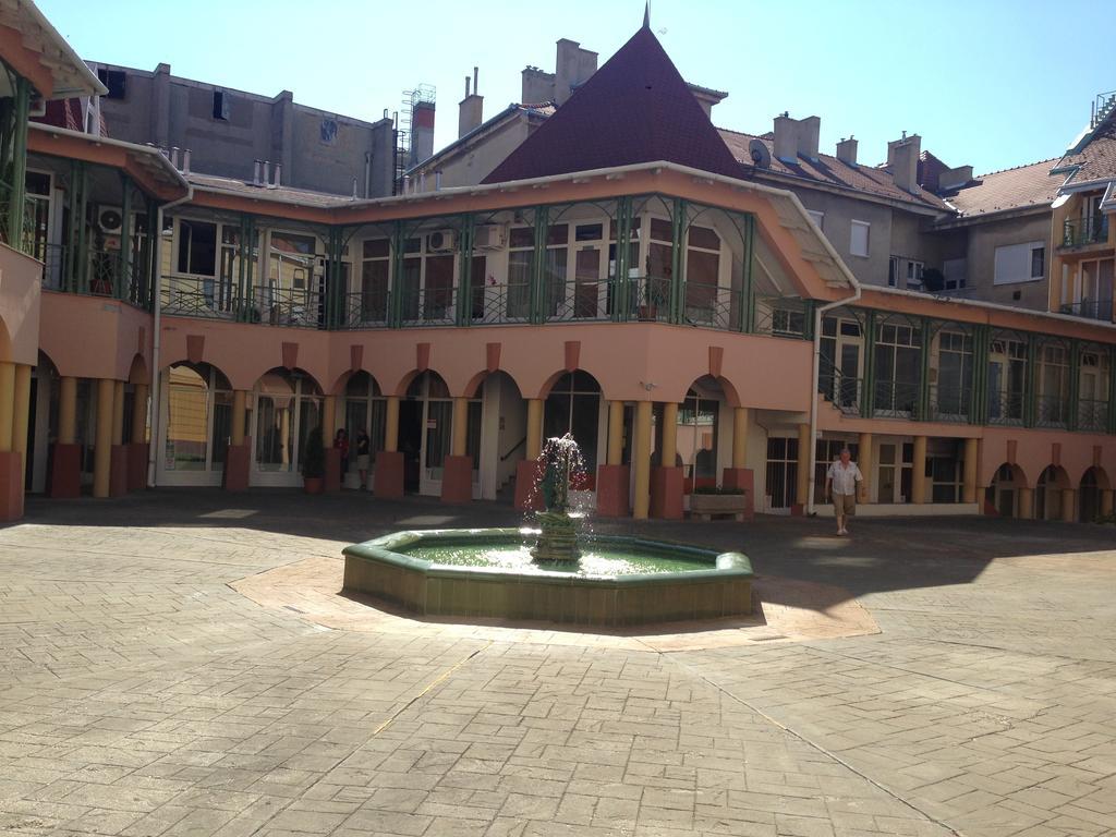 Aqua Apartmanok Pecs Exterior photo